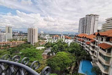 Merak Kayangan Court