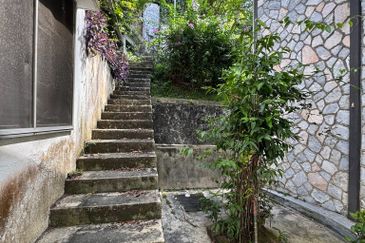 3 storey classic bungalow @ Bukit Tunku (Kenny Hills)