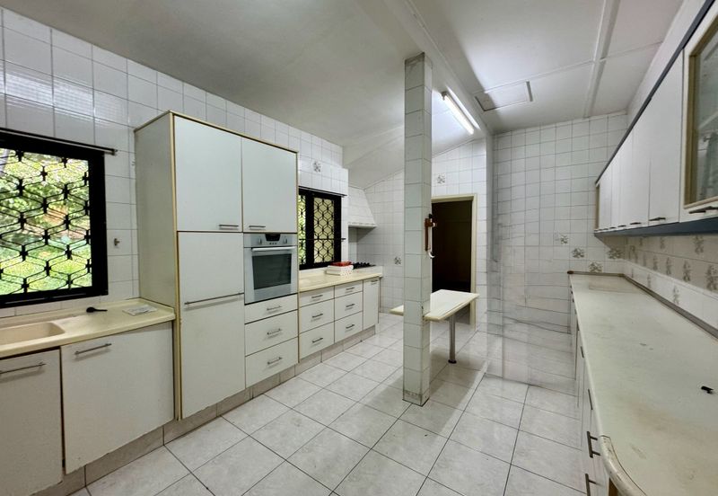 3 storey classic bungalow @ Bukit Tunku (Kenny Hills)