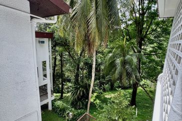 3 storey classic bungalow @ Bukit Tunku (Kenny Hills)