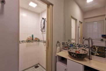 Seri Maya Condominium