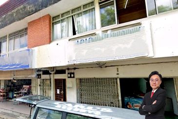 Air Biru Double Storey Shoplot for Sale