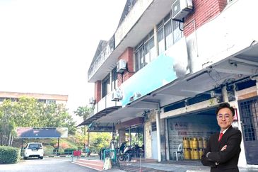 Air Biru Double Storey Shoplot for Sale