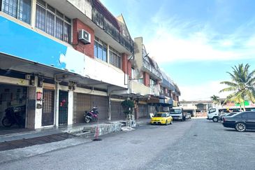 Air Biru Double Storey Shoplot for Sale