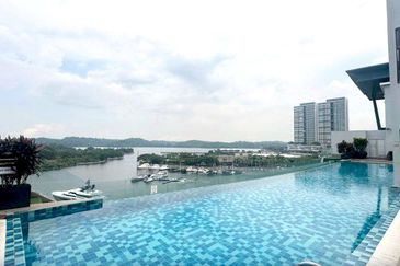 Somerset Puteri Harbour