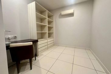 Somerset Puteri Harbour