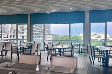 Somerset Puteri Harbour