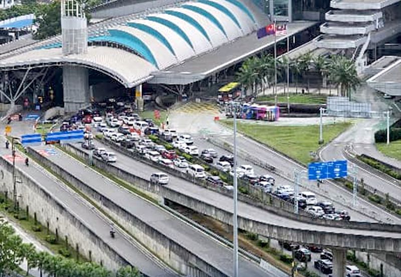 Paragon Suites @ CIQ