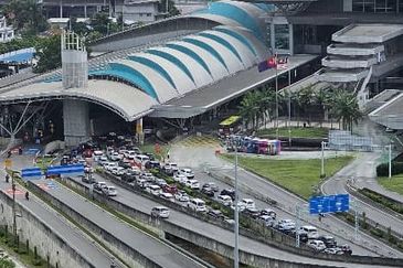 Paragon Suites @ CIQ