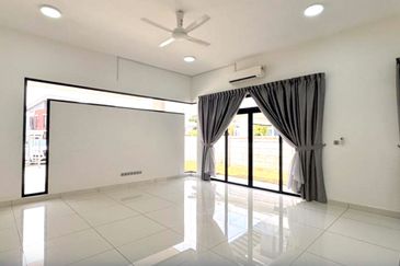 The Canal Garden South, Horizon Hills