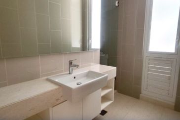 Emerald Bay @ Puteri harbour