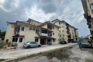 Blok Desa Awana Apartment