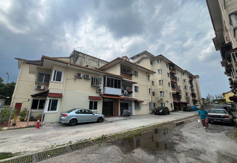 Blok Desa Awana Apartment