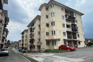 Blok Desa Awana Apartment