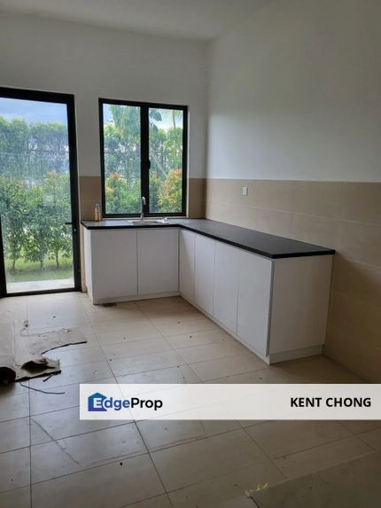 🏡 Renovated Double Storey 4r3b Diamond City Aster RM1600/Month, Selangor, Semenyih