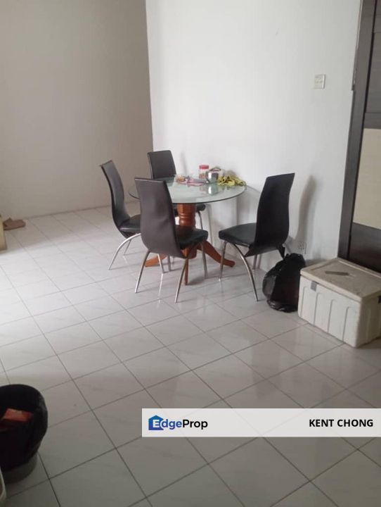 Vista Impiana Condominium Seri Kembangan 3 Bedrooms 2 Bathrooms For Sale, Selangor, Seri Kembangan