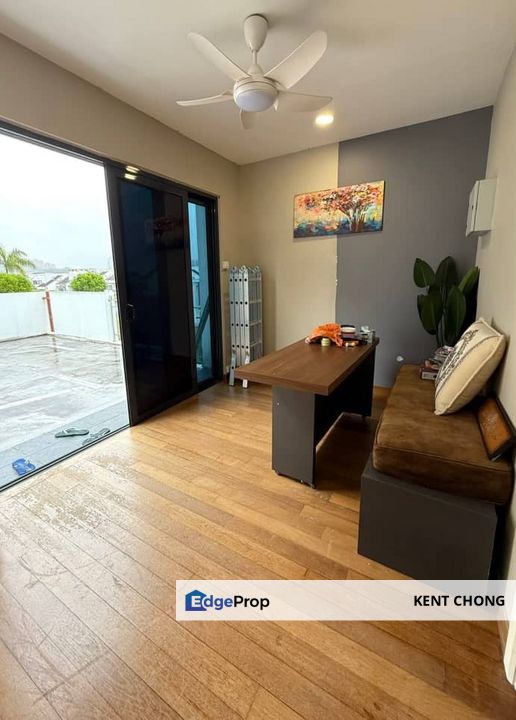 3sty Semi-D 38x80 Taman Sunville Sg Long Kajang Renovated Freehold, Selangor, Kajang