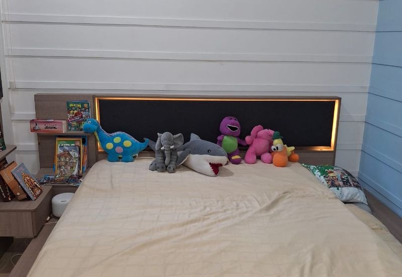 Crescent Park Townvilla