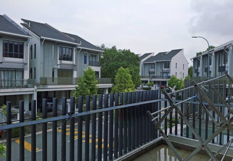 Crescent Park Townvilla