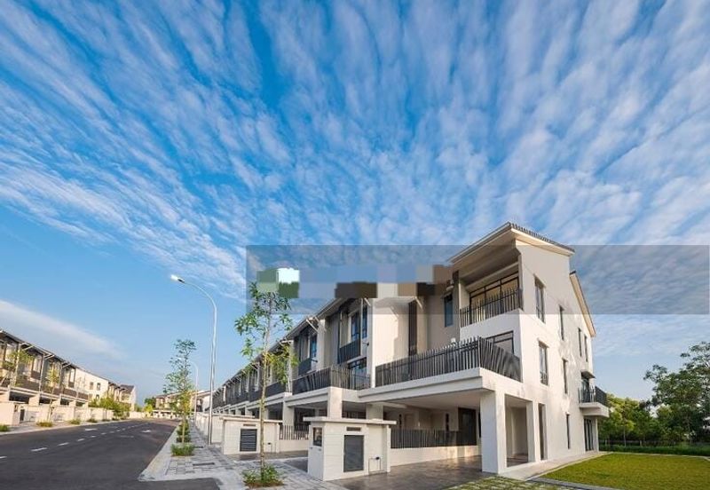 Crescent Park Townvilla