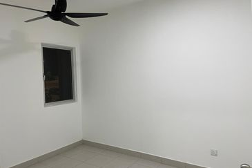 {Kitchen cabinet} Harmoni Apartment , Eco Majestic , Semenyih