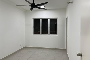 {Kitchen cabinet} Harmoni Apartment , Eco Majestic , Semenyih