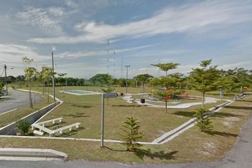 2Sty EL Extra 10ft Land at Impian Sejati @ Saujana Impian @ RM2600/mth