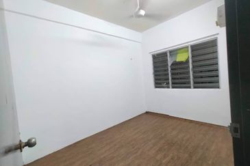 Taman Sri Tanjung (Semenyih) Flat