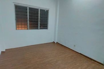 Taman Sri Tanjung (Semenyih) Flat