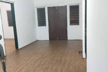 Taman Sri Tanjung (Semenyih) Flat