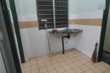 Taman Sri Tanjung (Semenyih) Flat