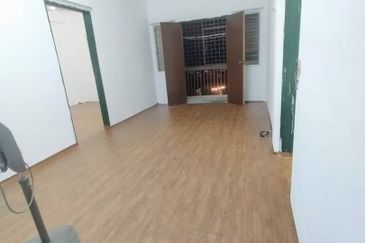 Taman Sri Tanjung (Semenyih) Flat