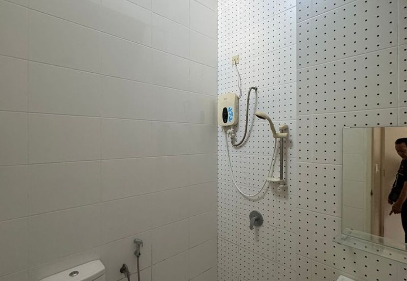 Cradleton @ Eco Majestic