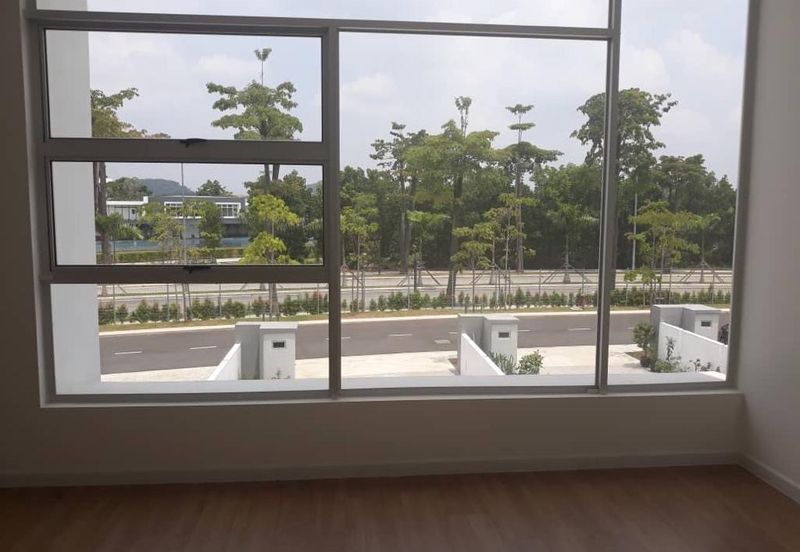 Parkfield Residences, Tropicana Heights