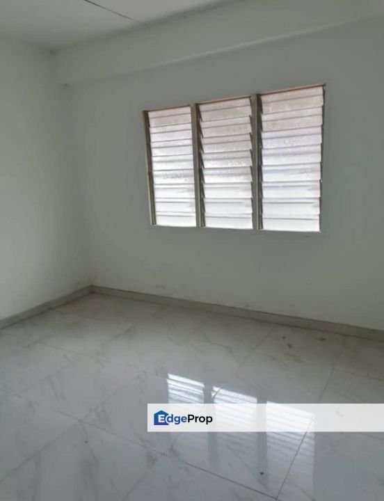 Far Below Market Flat @ Anggerik Villa, Kajang, Selangor, Semenyih