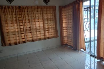 Taman Tasik Semenyih (Lake Residence)