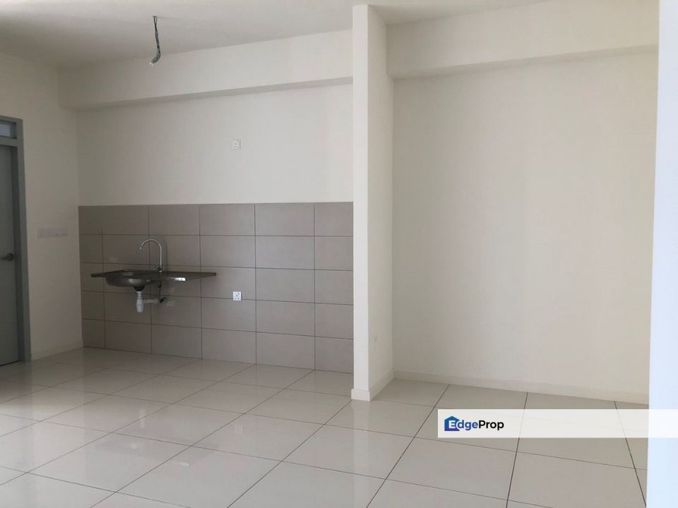 Emerald 9 | Spacious 2+1 Unit | Covered Walkway to MRT | Award Winning Service Residence, Selangor, Cheras