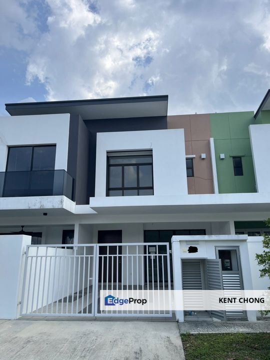 [FULL LOAN CASH BACK] 2-Storey Terrace|Freehold| Family-Friendly Township, Selangor, Semenyih