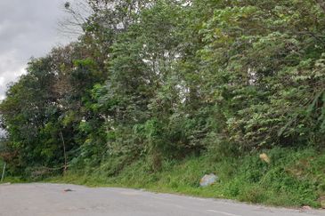 OFF BT 10 JALAN KAPAR