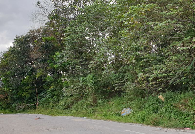 OFF BT 10 JALAN KAPAR