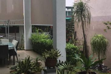 Freehold 2.5storey D-Villa Saujana Glenmarie sale