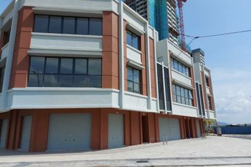 Sepang Brand New freehold Corner Shop For Sale!