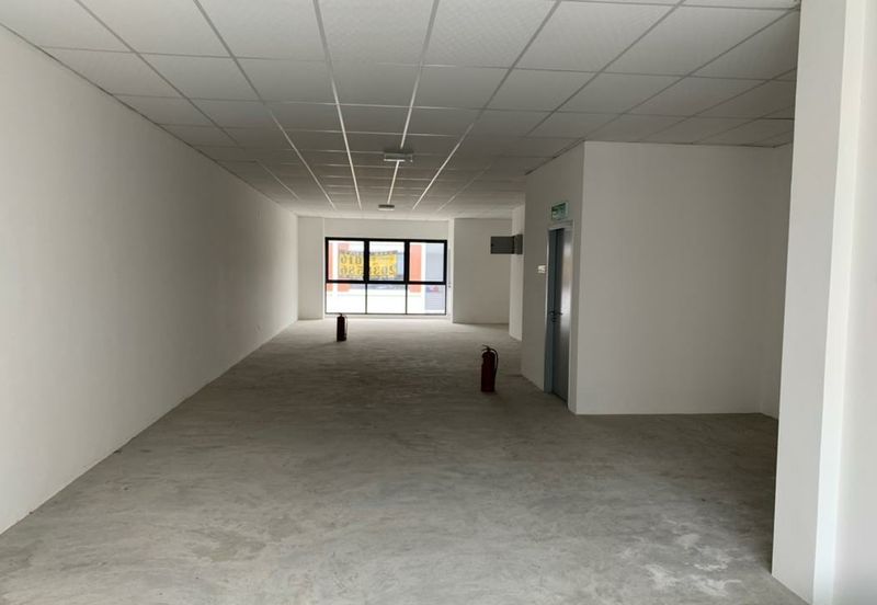 Near Bandar Serenia Brand New freehold Shop Sale