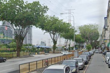 Cheras 4storey enblock shoplot for sale!! High roi return!!