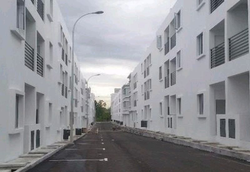 Freehold shoplot at Bandar Puteri Bangi Fully tenanted For Sale!