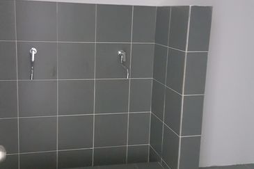 Freehold newly build Warehouse at Sepang dengkil for sale!