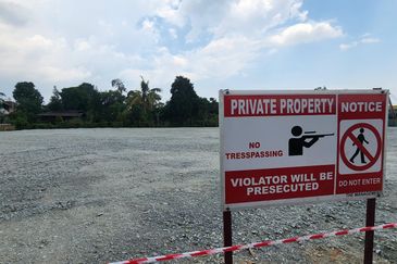 Commercial Land freehold facing main road at Telok Panglima Garang  For Sale!!