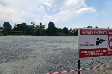 Commercial Land freehold facing main road at Telok Panglima Garang  For Sale!!