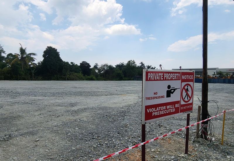 Commercial Land freehold facing main road at Telok Panglima Garang  For Sale!!