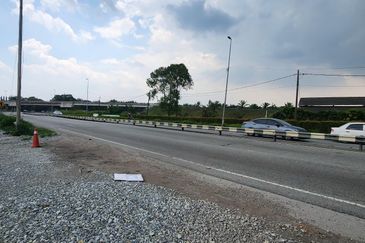 Commercial Land freehold facing main road at Telok Panglima Garang  For Sale!!